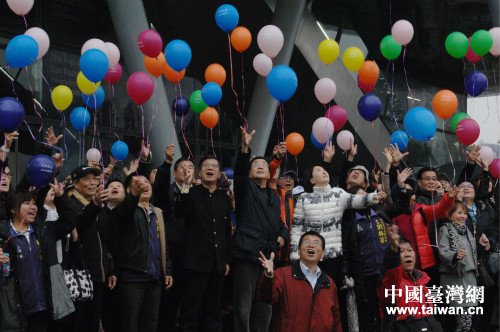 ���w�������������x���A