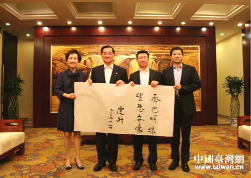 中國(guó)國(guó)民黨前主席連戰(zhàn)到陜西安康參觀訪問(wèn) 中國(guó)國(guó)民黨前主席連戰(zhàn)到陜西安康參觀訪問(wèn)