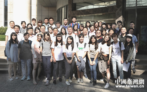 長(zhǎng)安大學(xué)與臺(tái)灣高校師生合影 長(zhǎng)安大學(xué)與臺(tái)灣高校師生合影