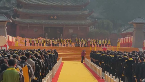 �����ú��{�ɰ��Ĳ��Ļ��������(d��ng)ʢ���_Ļ