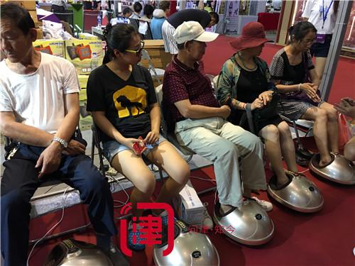 降雨擋不住參觀臺(tái)博會(huì)熱情 養(yǎng)生主題人氣火爆