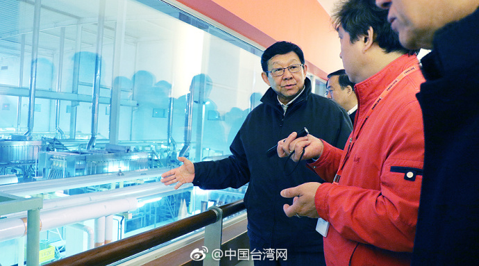 海協(xié)會會長陳德銘走訪西安“康師傅”:我過去很喜歡吃方便面 海協(xié)會會長陳德銘走訪西安“康師傅”:我過去很喜歡吃方便面