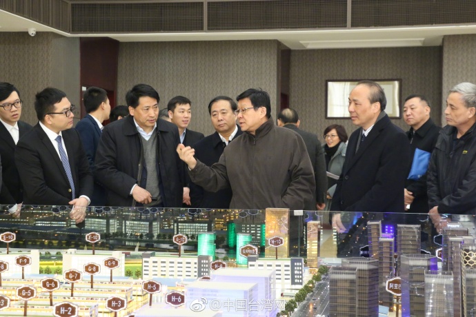 海協(xié)會(huì)會(huì)長(zhǎng)陳德銘走訪臺(tái)企:咱們是一家 海協(xié)會(huì)會(huì)長(zhǎng)陳德銘走訪臺(tái)企:咱們是一家