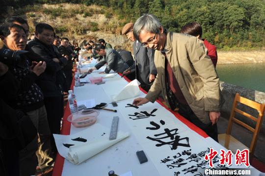 �ɰ������ҝ�ī���������V���O�^ͥ����׷�����t