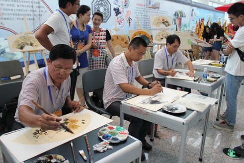 �ɰ����ꄓ(chu��ng)���Ļ�չ�e����ײ�ǻ۵Ļ�