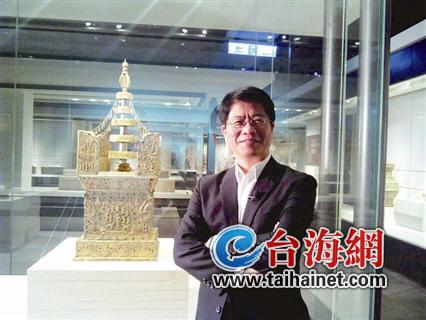 《國寶檔案》臺(tái)灣區(qū)主持人:土豪造就收藏市場 《國寶檔案》臺(tái)灣區(qū)主持人:土豪造就收藏市場