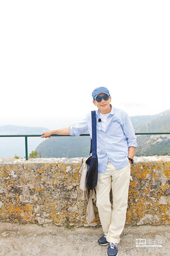 秦漢重走將軍老爸抗戰(zhàn)之路贊中國(guó)軍人犧牲精神