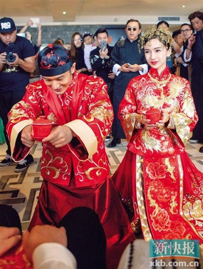 林志玲搶到黃曉明婚禮捧花吳宇森擔任主婚人(圖)