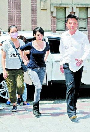 小S低調(diào)出庭 小S低調(diào)出庭