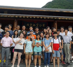 �ɰ���W(xu��)�������Iһ�и��S�����[�ӵ؅��^����