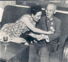 �Y��ʯ��ǰ����i�����c�����g�Đ�(��i)�������Ǽ���