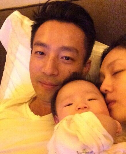 ��С������S��Ů���Ĝ�ܰ˲�g