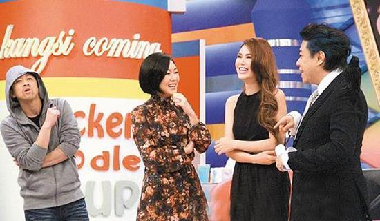 昆凌透露第一次牽手細節(jié) 曝周董昵稱為“周周”