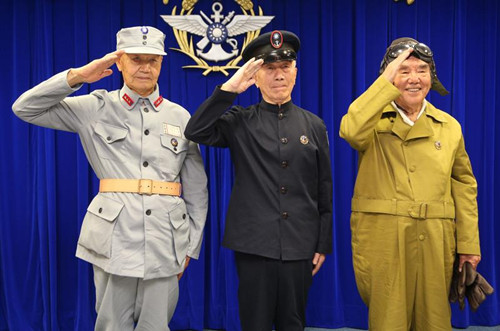 紀念抗戰(zhàn)勝利70周年臺灣復制版抗戰(zhàn)軍裝亮相(圖)