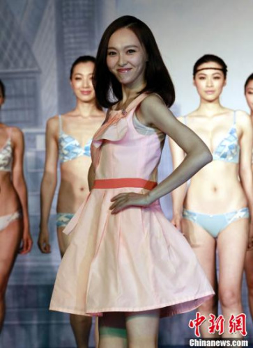 �Y�ψD������