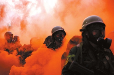 北京首開設(shè)高校軍事特訓(xùn)營武裝特訓(xùn)“動(dòng)真格”