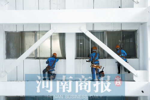 “蜘蛛人”高收入的背后是高風(fēng)險(xiǎn)