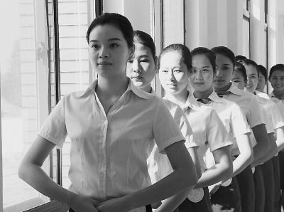 �׺���h�пս� ���ա�������Ů��(�D)