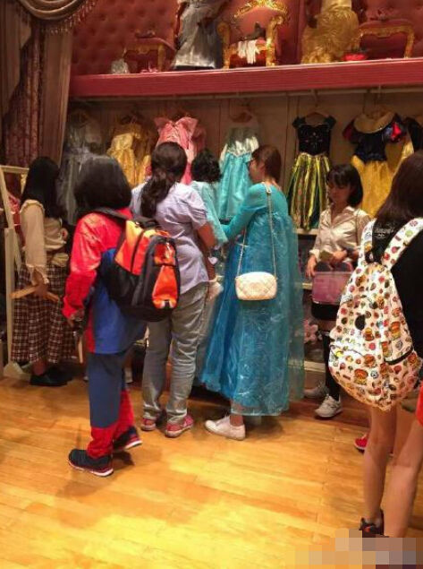 ��۵�ʿ�ᘷ(l��)�@ż�������ͦ����ǎ���Ů��