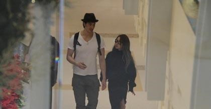 �\�s��������