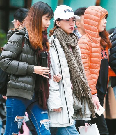 10���(qi��ng)���������u�_(t��i)�_(t��i)�����ɽ������ѩ���D��