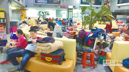 ���T���m(x��)���F8000���ÿ͜���210��ҹ�ޙC(j��)�����D��