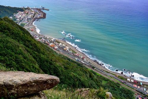 宜蘭“鷹石尖”秘境變調遍地垃圾游客失望