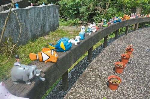 Ů�ӌ�����500��(g��)����ȫ���M(j��n)С�W(xu��)·�˼��v������