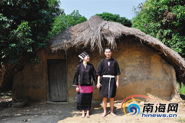 85后夫妻辭職環(huán)游全國(guó) 拍56套民族結(jié)婚照 85后夫妻辭職環(huán)游全國(guó) 拍56套民族結(jié)婚照