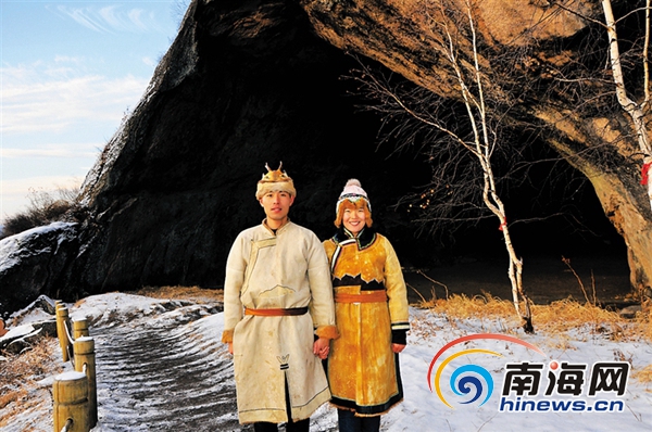 85后夫妻辭職環(huán)游全國(guó) 拍56套民族結(jié)婚照 85后夫妻辭職環(huán)游全國(guó) 拍56套民族結(jié)婚照