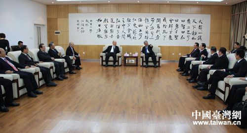 �Ͼ���W(xu��)���P(gu��n)�I(l��ng)��(d��o)��Ҋ�ǲ���һ�У��Ї��_���W(w��ng)����Ӣ���z��