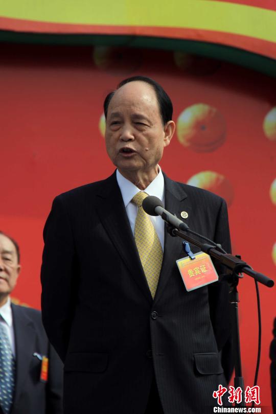 第十五屆菜博會(huì)開(kāi)幕林中森推介“臺(tái)灣館” 第十五屆菜博會(huì)開(kāi)幕林中森推介“臺(tái)灣館”