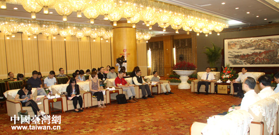 ����ʡί����ӛ��ʡ�L(zh��ng)�żҺ����L(zh��ng)ɳ��(hu��)Ҋ�ˁ�����L����ͥ�����B(t��i)��(j��ng)��(j��)�^(q��)���ĺ��{�ɰ�ý�w(li��n)�ϲ��L�F(tu��n)һ��