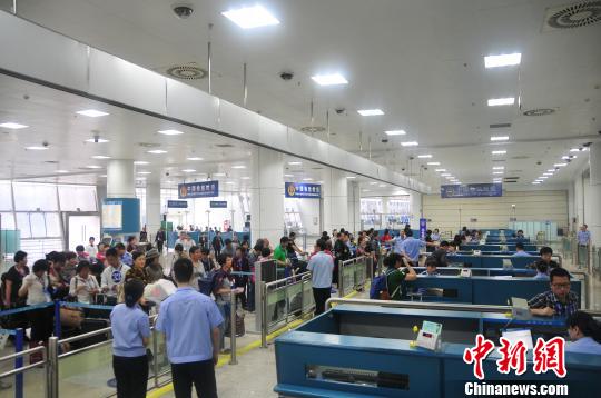 今年首艘以廈門為母港郵輪載1400游客赴臺