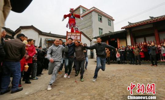 �����B�ǡ��߹��¡������݃ɰ�ͬ�����[Ԫ��