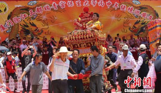 ʼ��������Ǭ�����g�Ĝ潭���������m�������B�TΨһһ���Ę������������S���w �z