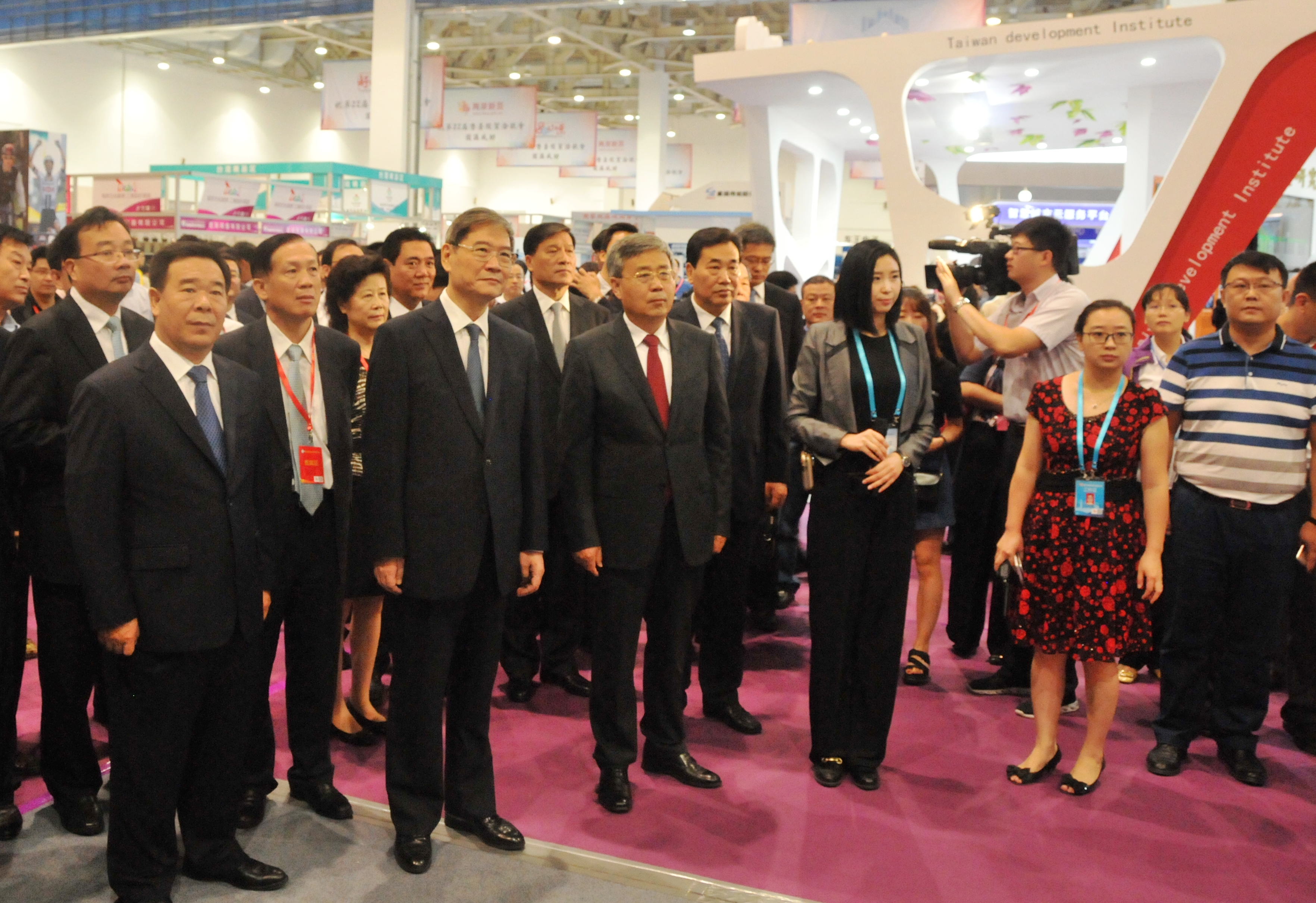 張志軍主任出席魯臺經(jīng)貿(mào)洽談會并在山東調(diào)研 張志軍主任出席魯臺經(jīng)貿(mào)洽談會并在山東調(diào)研