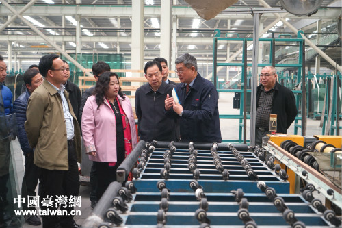 考察武漢臺玻集團 考察武漢臺玻集團