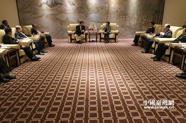 會(huì)見(jiàn)現(xiàn)場(chǎng) 會(huì)見(jiàn)現(xiàn)場(chǎng)