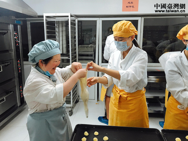 ��ϲ�������ۻ��ڎ�����(sh��)��(x��)��κ��о�{(di��o)�����ߣ��R�ąf(xi��)�����D����������Π��(bi��o)��(zh��n)�����¾���