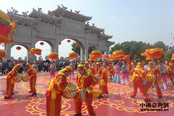 喜慶的腰鼓表演 喜慶的腰鼓表演
