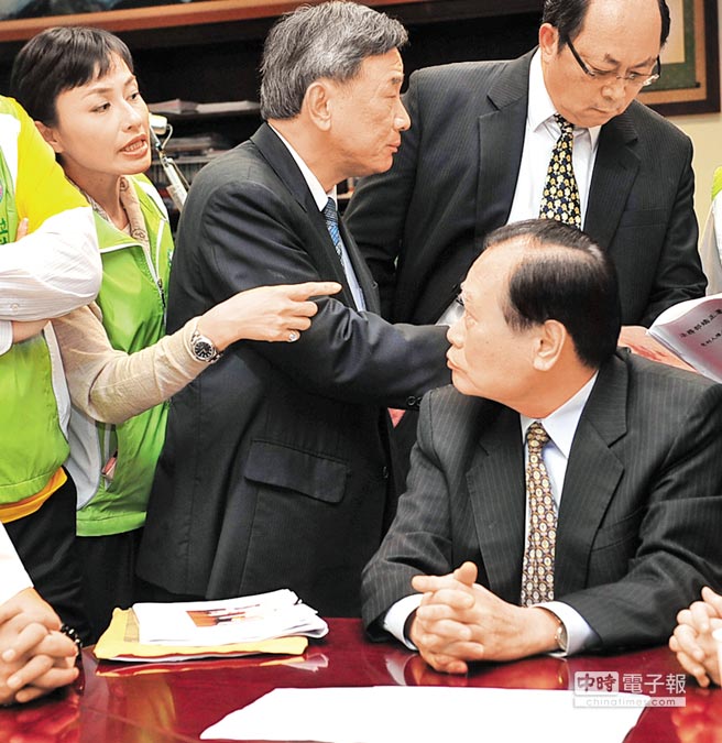 ���T���R������� �@λŮ���Gί��������B(t��i)���ձ�