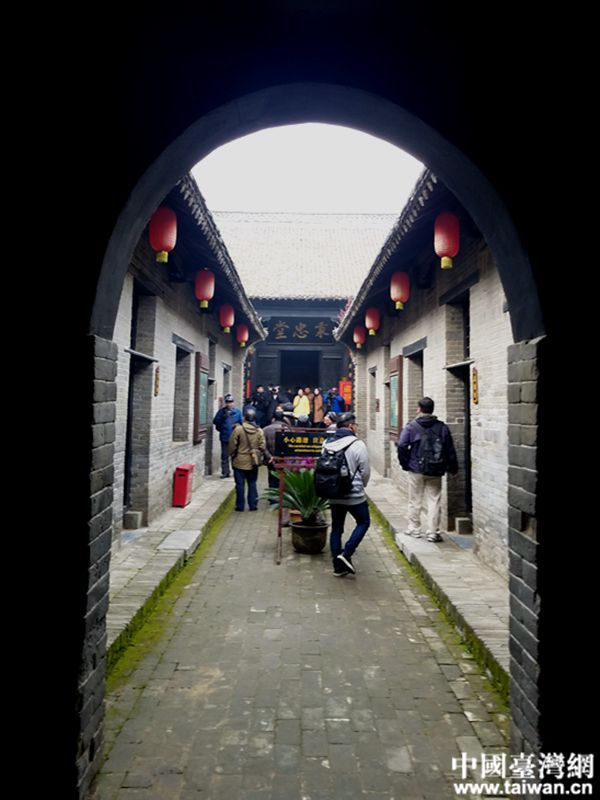 訪古鎮(zhèn)拜關公 兩岸同胞文相通血相連 訪古鎮(zhèn)拜關公 兩岸同胞文相通血相連