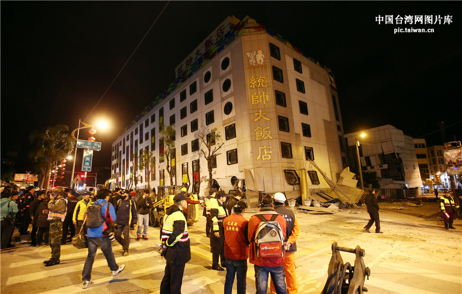 ��ɏ��(qi��ng)���Ǔp�� ������y�����ںڰ��еȴ�����