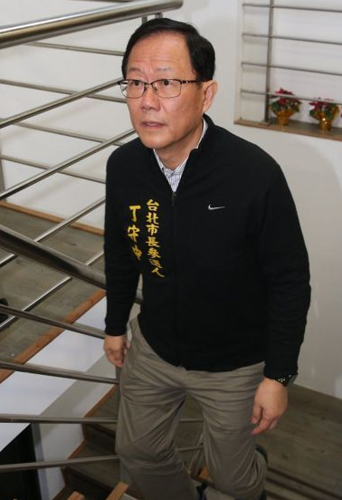 丁守中高度肯定蔣萬安:藍營團結(jié)就從臺北開始 丁守中高度肯定蔣萬安:藍營團結(jié)就從臺北開始