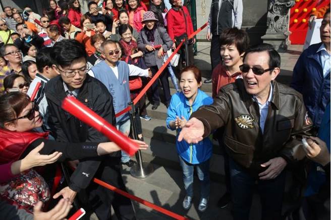 �RӢ�Űl(f��)��(li��n)�˚��� �_(t��i)�W(w��ng)�ѣ��Ĳ����ͶƱ�o����