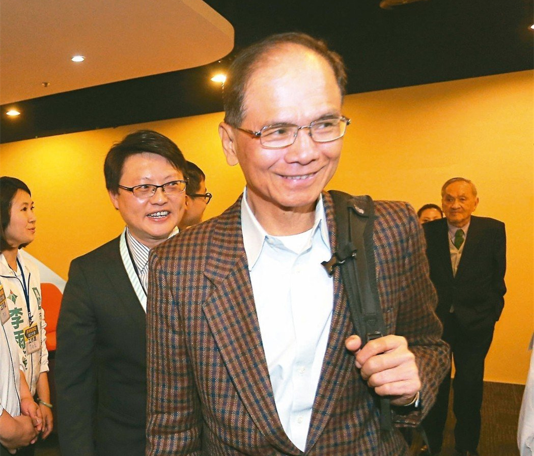 侯友宜戰(zhàn)新北綠營慌了 蔡英文緊急出手卻給自己挖了個(gè)坑 侯友宜戰(zhàn)新北綠營慌了 蔡英文緊急出手卻給自己挖了個(gè)坑