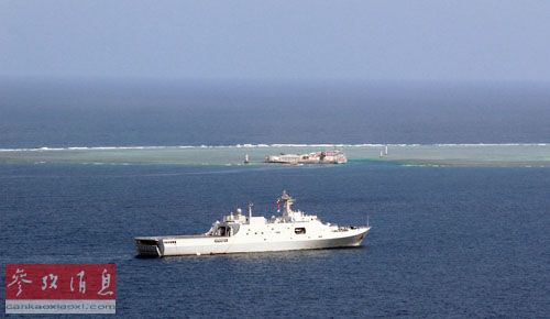 資料圖:中國(guó)南海艦隊(duì)艦艇在南沙群島附近海域巡航