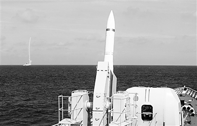 解放軍南海軍演創(chuàng)多項(xiàng)之最百艘艦艇實(shí)彈操練沒(méi)劇本