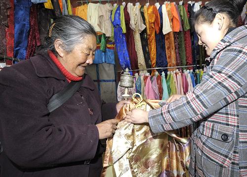 2��18����һ�������ϰ������xُ���b���ؚv������R֮�H�����b���������y(t��ng)��(ji��)�ձش��ķ���ܵ��V�����Ⱥ������A�����A��ӛ�� �ղ����� �z